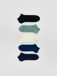5 pack skarpet - jasnozielony. Zielone skarpety Reserved, bez wzorów. Za 49.99 zł.
