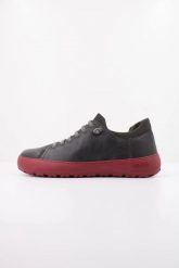 Buty CAMPER HOWDY Czarny. Czarne buty turystyczne Camper, bez wzorów, ze skóry, bez zapięcia, na fitness i siłownię. Za 756.38 zł.