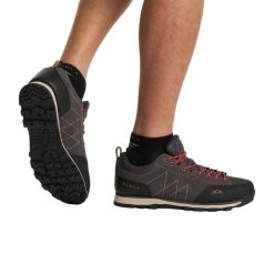 Buty trekkingowe męskie KADVA Stride Low WaterProof. Czarne trekkingi KADVA, bez wzorów, z gumy, przed kostkę, bez zapięcia. Za 209.99 zł.