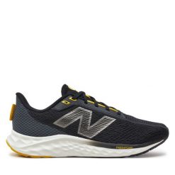 Buty do biegania New Balance. Czarne buty do biegania New Balance, bez wzorów, bez zapięcia, do biegania. Za 359.99 zł.