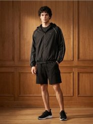 Szorty comfort - czarny. Czarne krótkie spodenki sportowe Sinsay, l, bez wzorów. Za 39.99 zł.