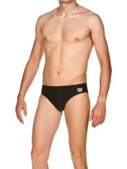 Arena Kąpielówki "Dynamo" w kolorze czarnym rozmiar: 6. Czarne kąpielówki Arena, bez wzorów, z materiału. Za 39.31 zł.