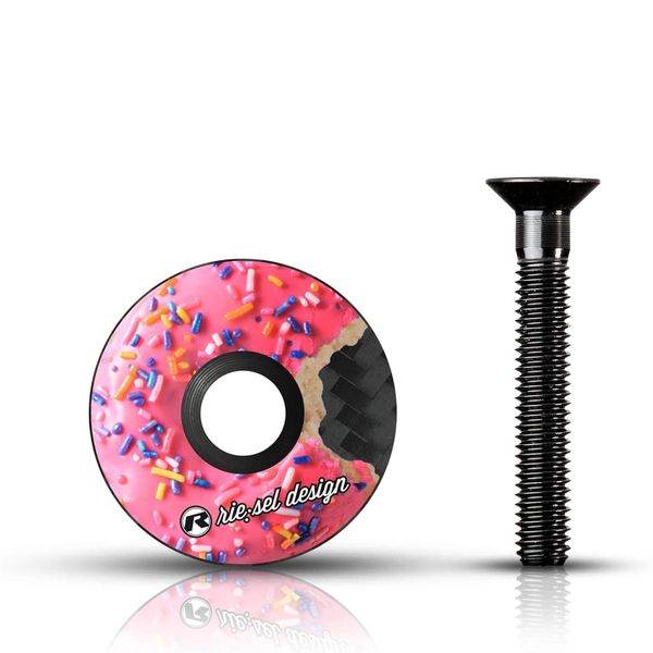 Czapka Riesel Design Top Cap STEM:CAP. Czerwone czapki z daszkiem RIESEL DESIGN, bez wzorów, z materiału. Za 151.50 zł.