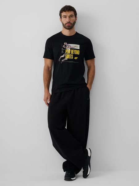 4F T-shirt regular z nadrukiem męski - czarny XXL. Czarne t-shirty 4F, m, bez wzorów, z bawełny, bez kołnierzyka, bez ramiączek. Za 79.99 zł.