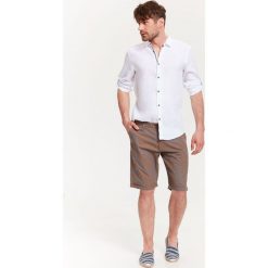 SZORTY MĘSKIE WE WZORY. Szorty marki TOP SECRET. W wyprzedaży za 29.99 zł.