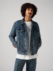 Levi's Kurtka dżinsowa w kolorze granatowym rozmiar: XXL. Niebieskie kurtki Levi's®, s, z aplikacjami, z bawełny, bez kaptura. Za 206.91 zł.