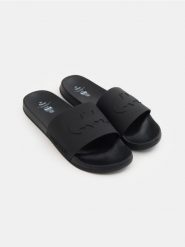 Klapki Batman - czarny. Czarne klapki Sinsay. Za 39.99 zł.