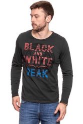 LONGSLEEVE WRANGLER PEAK TEE PHANTOM W7B09DE16. Czarne bluzki z długim rękawem Wrangler, m, bez wzorów, bez kołnierzyka, bez ramiączek. W wyprzedaży za 39.99 zł.