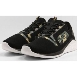 ASICS FUZETORA Obuwie do biegania treningowe black/dark forest/gold. Buty do biegania marki ASICS, z materiału. Za 369.00 zł.