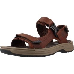 Sandały CLARKS SALTWAY EDGE Brązowy. Brązowe sandały Clarks, ze skóry, bez zapięcia. Za 365.99 zł.