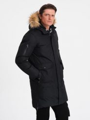 Ocieplana męska kurtka alaska z kieszeniami i rozpinanym dołem – czarna V2 OM-JALJ-0148 - M. Czarne kurtki Ombre Clothing, m, bez wzorów, z materiału, z kapturem. W wyprzedaży za 199.99 zł.
