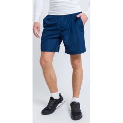 Spodenki treningowe męskie SKMF302 - granatowy. Krótkie spodenki sportowe marki 4F. W wyprzedaży za 39.99 zł.