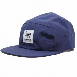 Regulowana czapka z daszkiem typu strapback – wodoodporna (niebieska). Niebieskie czapki z daszkiem SURF MONKEY, bez wzorów. Za 179.95 zł.