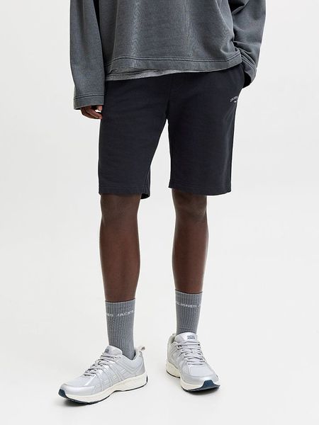 Jack & Jones Szorty dresowe "Gordon" w kolorze czarnym rozmiar: L. Czarne krótkie spodenki sportowe Jack & Jones, l, bez wzorów, z bawełny. Za 66.62 zł.
