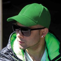 6panelowa Czapka Z Daszkiem Unisex Memphis. Czarne czapki z daszkiem RESULT, bez wzorów, z bawełny. Za 27.99 zł.