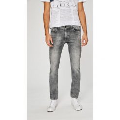 Medicine - Jeansy Basic. Jeansy MEDICINE. W wyprzedaży za 69.90 zł.