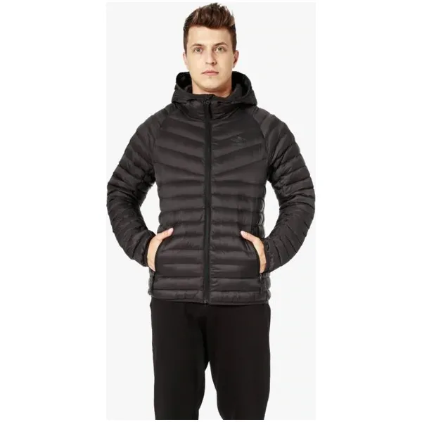 Umbro Kurtka Steel , czarny, rozmiar M. Czarne kurtki Umbro, na zimę, m, bez wzorów, z materiału, bez kaptura. W wyprzedaży za 159.99 zł.