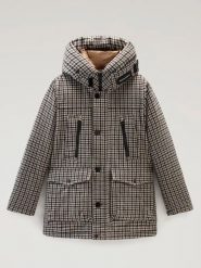 Woolrich Kurtka puchowa w kolorze beżowym rozmiar: L. Brązowe kurtki Woolrich, na zimę, l, bez wzorów, z puchu, bez kaptura. Za 1,836.17 zł.
