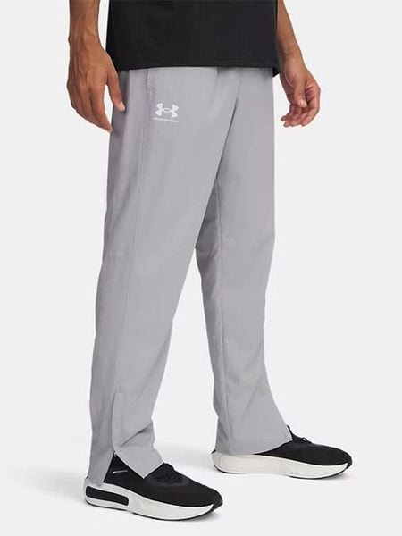 Under Armour Spodnie funkcyjne "Rival" w kolorze jasnoszarym rozmiar: XL. Szare spodnie treningowe długie Under Armour, xl, bez wzorów. Za 131.12 zł.