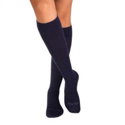 Skarpety uciskowe 3/4 z wełny merynosów, ciemnoniebieskie. Niebieskie skarpety OEM, bez wzorów, z wełny. W wyprzedaży za 94.89 zł.