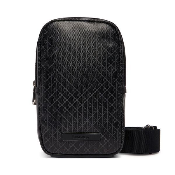 Saszetka Calvin Klein. Czarne saszetki i nerki CALVIN KLEIN, bez wzorów. Za 329.99 zł.