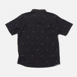 Koszula Salty Crew Breezer Polo Czarna. Czarne koszule SALTY CREW, bez wzorów, bez kołnierzyka, bez ramiączek. Za 317.25 zł.