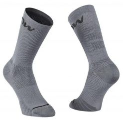 Skarpetki Northwave Extreme Pro. Czarne skarpety Northwave, bez wzorów, z materiału. Za 123.50 zł.