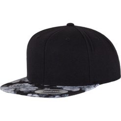 Czapka Z Daszkiem Roses Snapback Cap. Czarne czapki z daszkiem FLEXFIT, bez wzorów, z materiału. Za 91.99 zł.
