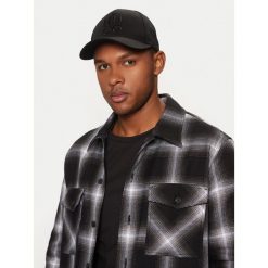 Czapka z daszkiem HUGO. Czarne czapki z daszkiem Hugo, bez wzorów. Za 169.99 zł.