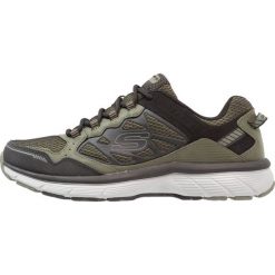 Skechers Sport BOWERZ Tenisówki i Trampki olive. Trampki marki Skechers Sport. W wyprzedaży za 233.10 zł.