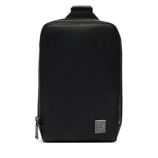 Saszetka Calvin Klein. Czarne saszetki i nerki CALVIN KLEIN, bez wzorów. Za 409.99 zł.