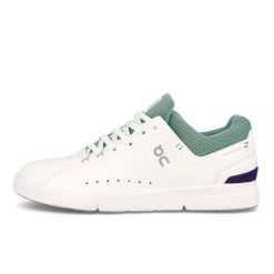 Męskie buty sportowe codzienna wszechstronność ON THE ROGER ADVANTAGE. Białe buty turystyczne On Running, bez wzorów, ze skóry, bez zapięcia, tenisowe. Za 657.00 zł.