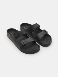 Klapki z pianki - czarny. Czarne klapki Sinsay. Za 29.99 zł.