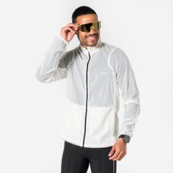 Kurtka do biegania wiatrówka męska Kiprun Run 500. Białe kurtki KIPRUN, na zimę, m, bez wzorów, z materiału, bez kaptura. Za 149.99 zł.