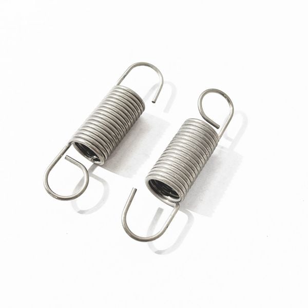 Sprężyny do stopki Elops do elektrycznego roweru towarowego F900E. Skarpety B'TWIN, bez wzorów. Za 39.99 zł.