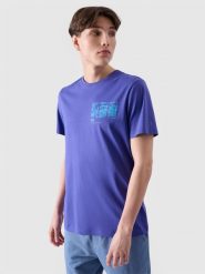 4F T-shirt regular z nadrukiem męski - fioletowy XL. Fioletowe t-shirty 4F, m, bez wzorów, z bawełny, bez kołnierzyka, bez ramiączek. W wyprzedaży za 29.99 zł.