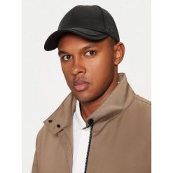 Czapka z daszkiem Calvin Klein. Czarne czapki z daszkiem CALVIN KLEIN, bez wzorów. Za 159.99 zł.