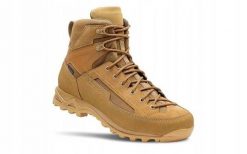 Buty militarne trekkingowe Crispi AT 6 GTX. Brązowe trekkingi CRISPI, bez wzorów, z gore-texu, bez zapięcia. Za 1,499.00 zł.