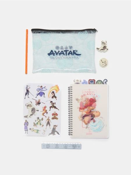 Zestaw artykułów papierniczych z saszetką Avatar: The Last Airbender - wielobarwny. Torby na ramię Sinsay, bez wzorów, bez dodatków. Za 25.99 zł.