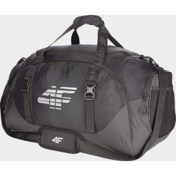 Torba sportowa TPU007 - głęboka czerń. Torby na ramię 4F, bez wzorów, z gumy, na ramię, bez dodatków. W wyprzedaży za 139.99 zł.