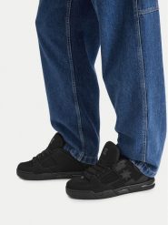 DC Shoes Sneakersy EO-COMMAND DC02220004 Czarny. Czarne buty sportowe casual DC Shoes, bez wzorów, z nubiku, bez zapięcia. Za 399.99 zł.