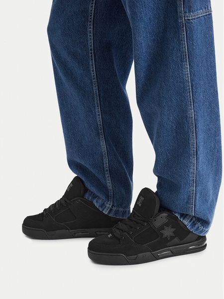 DC Shoes Sneakersy EO-COMMAND DC02220004 Czarny. Czarne buty sportowe casual DC Shoes, bez wzorów, z nubiku, bez zapięcia. Za 399.99 zł.