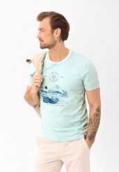 T-shirt z grafiką surferską T-BOARD. Zielone t-shirty Volcano, m, bez wzorów, z bawełny, bez kołnierzyka, bez ramiączek. Za 59.99 zł.