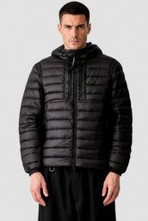 C.P. COMPANY Czarna męska kurtka puchowa MEDIUM JACKET, Rozmiar XL. Czarne kurtki C.P. Company, l, bez wzorów, z puchu, bez kaptura. Za 2,499.00 zł.