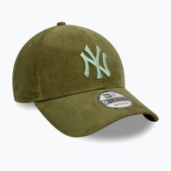 Czapka z daszkiem New Era Two Tone Cord 9Forty New York Yankees. Zielone czapki z daszkiem New Era, na zimę, bez wzorów. Za 129.99 zł.