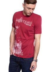 MUSTANG Alex C Print 1009947 7145. T-shirty Mustang, m, bez wzorów, bez kołnierzyka, bez ramiączek. W wyprzedaży za 39.99 zł.