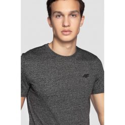 T-shirt męski TSM300 - głęboka czerń melanż. T-shirty marki 4F. Za 39.99 zł.