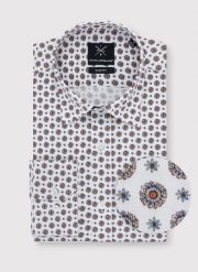 PAKO LORENTE – Biała koszula w wyrazisty wzór P23WF-1X-017-B-S. Białe koszule Pako Lorente, m, bez wzorów, z bawełny, bez kołnierzyka, bez ramiączek. Za 99.99 zł.