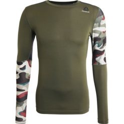 Reebok Tshirt z nadrukiem army green. T-shirty sportowe marki Reebok. W wyprzedaży za 135.20 zł.