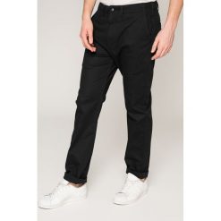 Levi's - Spodnie. Eleganckie spodnie marki Levi's®. W wyprzedaży za 279.90 zł.